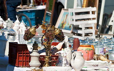 Vide-grenier brocante au tri-porteur